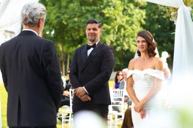 Olga i Marta zasjale u bijelim vjenčanicama - koja vam je ljepša?