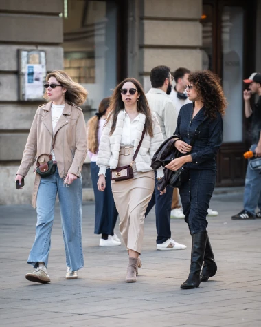 Lijepe žene su preuzele zagrebačku špicu: Pogledaj jesenski modni izlog grada