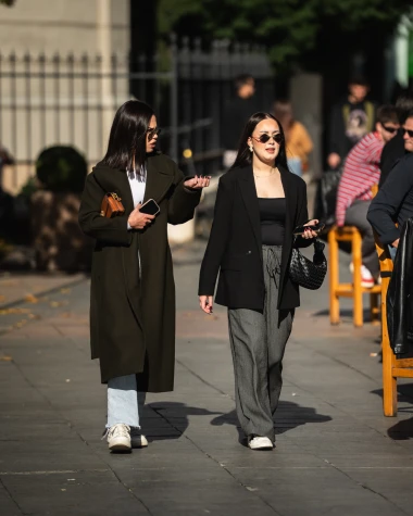 Lijepe žene su preuzele zagrebačku špicu: Pogledaj jesenski modni izlog grada