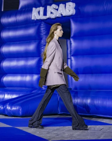 Svoga dvorca kralj: Kolekcija donosi stilski zaokret unutar KLISAB modnog identiteta