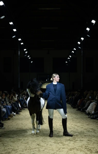 Brojni poznati na reviji Brenda Lokomotiva by Lana Puljić, Ivana Mi&scaron;ković i Olja Vori odu&scaron;evile modnim kombinacijama