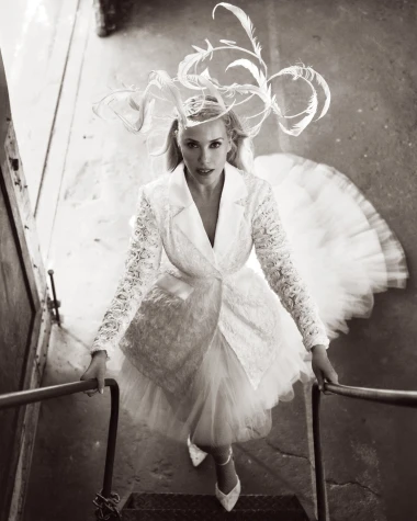 'Showgirls' slavi 30 godina: Elizabeth Berkley u haljini inspiriranoj filmom