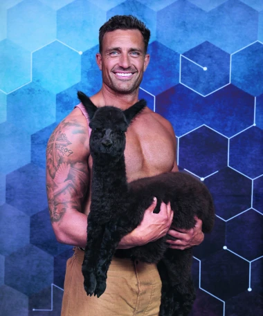 Oni su snažni, zgodni i vole životinje: Stigao je novi kalendar vrućih australskih vatrogasaca