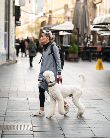 Najženstvenija špica ove jeseni: Bundice i suknjice osvojile zagrebačke ulice