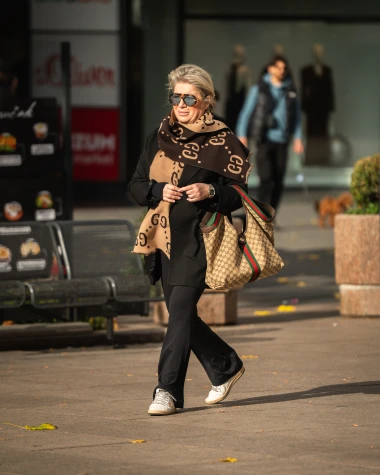 Najženstvenija špica ove jeseni: Bundice i suknjice osvojile zagrebačke ulice