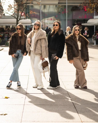 Najženstvenija špica ove jeseni: Bundice i suknjice osvojile zagrebačke ulice
