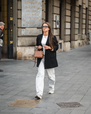 Najženstvenija špica ove jeseni: Bundice i suknjice osvojile zagrebačke ulice