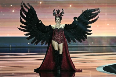 Laura Gnjatović predstavila nacionalni kostim na izboru za Miss Universe
