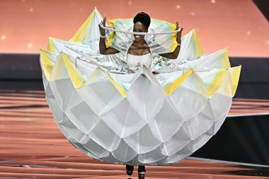 Laura Gnjatović predstavila nacionalni kostim na izboru za Miss Universe