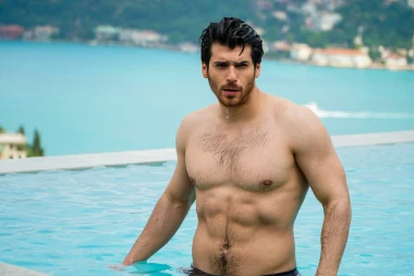 Dok čekate novu hit seriju 'Sandokan', uživajte u galeriji prezgodnog Cana Yamana