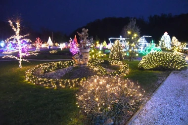 Božićna bajka obitelji Salaj sjaji sjajem 5,6 milijuna lampica: Ove godine postoji i velika novost