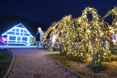 Božićna bajka obitelji Salaj sjaji sjajem 5,6 milijuna lampica: Ove godine postoji i velika novost
