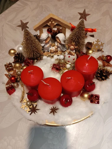 Opet ste nas oduševile: Najljepši crveni adventski vijenci naših čitateljica