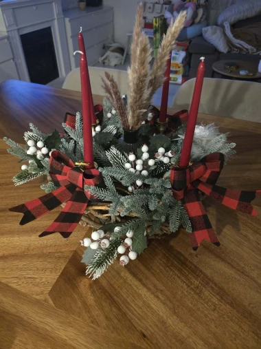 Opet ste nas oduševile: Najljepši crveni adventski vijenci naših čitateljica