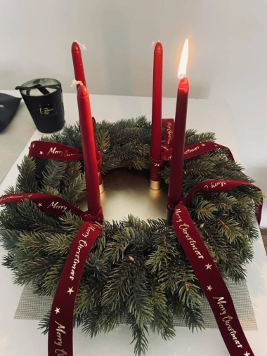 Opet ste nas oduševile: Najljepši crveni adventski vijenci naših čitateljica