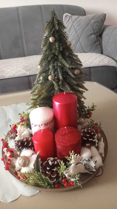 Opet ste nas oduševile: Najljepši crveni adventski vijenci naših čitateljica