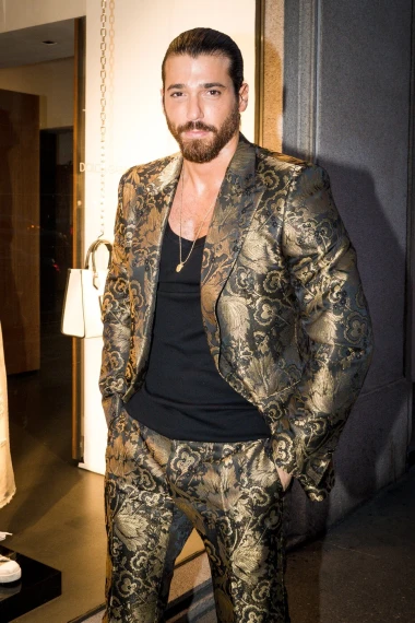 Tko vam je zgodniji, Can Yaman ili Ed Westwick? Gledajte ih u seriji Sandokan: Princ pirata