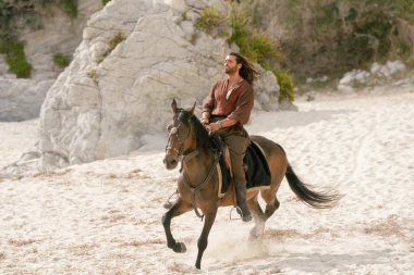 Tko vam je zgodniji, Can Yaman ili Ed Westwick? Gledajte ih u seriji Sandokan: Princ pirata