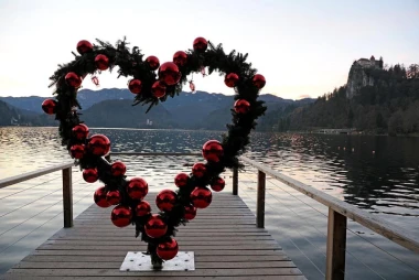 Zimska čarolija samo 140 km od Zagreba: Vodič za advent na Bledu