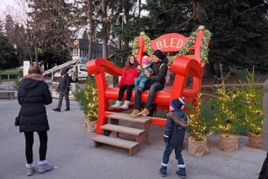 Zimska čarolija samo 140 km od Zagreba: Vodič za advent na Bledu