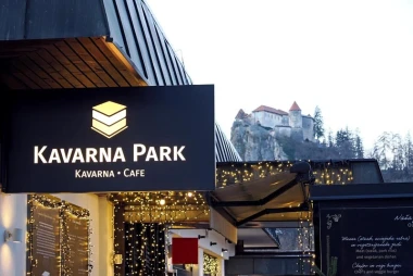 Zimska čarolija samo 140 km od Zagreba: Vodič za advent na Bledu