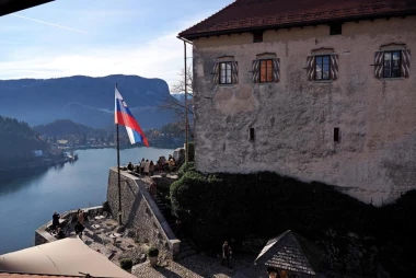 Zimska čarolija samo 140 km od Zagreba: Vodič za advent na Bledu