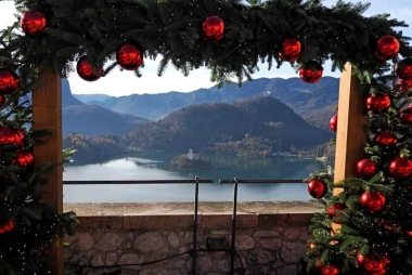 Zimska čarolija samo 140 km od Zagreba: Vodič za advent na Bledu