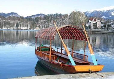 Zimska čarolija samo 140 km od Zagreba: Vodič za advent na Bledu