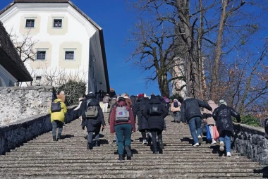 Zimska čarolija samo 140 km od Zagreba: Vodič za advent na Bledu