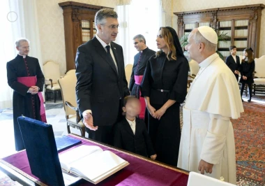 Kraljica elegancije i odmjerenosti: Najbolja izdanja Ane Maslać Plenković