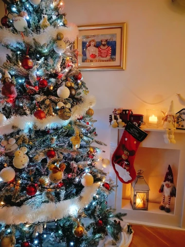 Neke naše čitateljice već su okitile božićna drvca! Pogledajte tu raskoš i pronađite inspiraciju