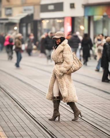 Zagrebačka špica: Zgodne Zagrepčanke u upečatljivim outfitima preplavile centar