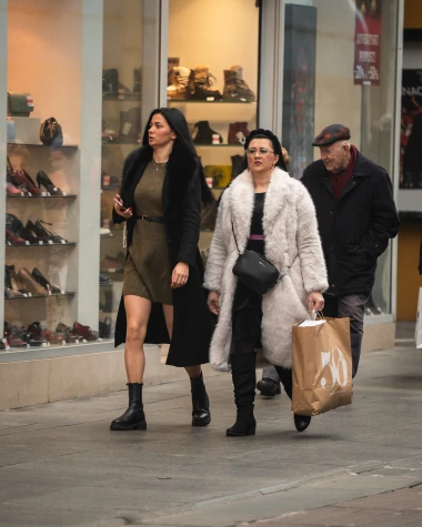 Zagrebačka &scaron;pica: Zgodne Zagrepčanke u upečatljivim outfitima preplavile centar