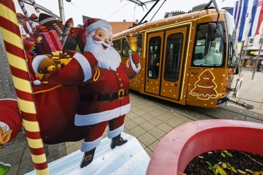 Blagdanska čarolija na tračnicama: Osijek ima najslađi tramvaj u Hrvatskoj