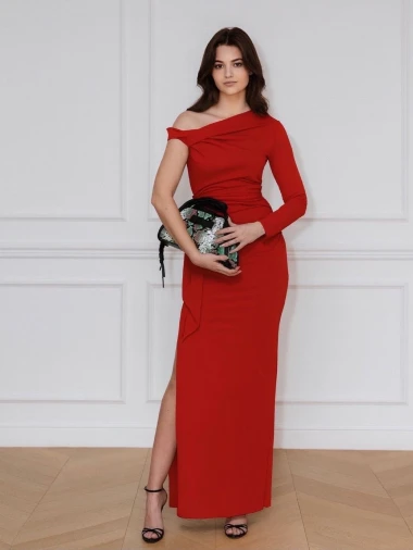 Domaći dizajner kreirao crvene haljine koje osvajaju s wow efektom i ženstveno&scaron;ću