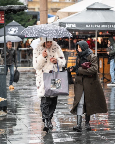 Ljepotice i ludilo u centru Zagreba, pogledajte kako je izgledao Badnjak na &scaron;pici