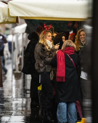 Ljepotice i ludilo u centru Zagreba, pogledajte kako je izgledao Badnjak na &scaron;pici