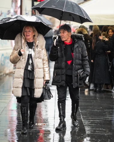 Ljepotice i ludilo u centru Zagreba, pogledajte kako je izgledao Badnjak na &scaron;pici