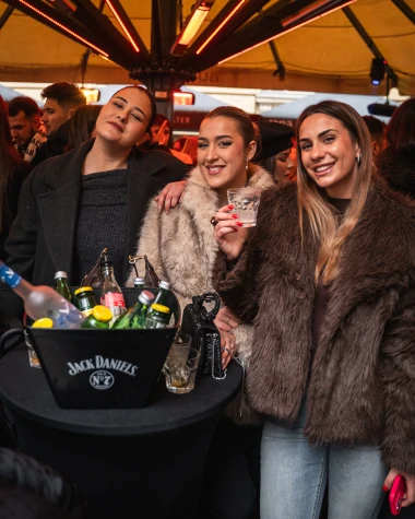 Ljepotice i ludilo u centru Zagreba, pogledajte kako je izgledao Badnjak na &scaron;pici