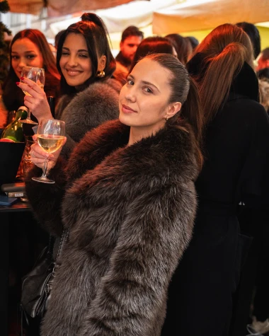 Ljepotice i ludilo u centru Zagreba, pogledajte kako je izgledao Badnjak na &scaron;pici