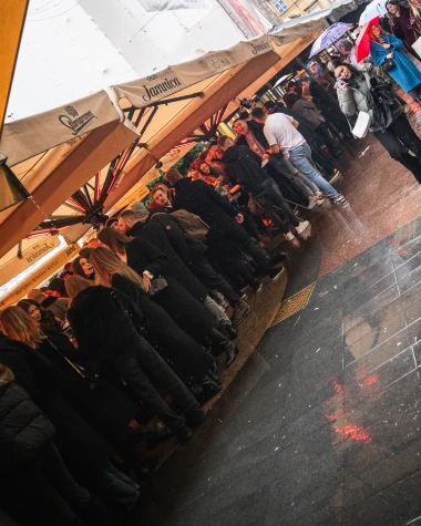 Ljepotice i ludilo u centru Zagreba, pogledajte kako je izgledao Badnjak na &scaron;pici