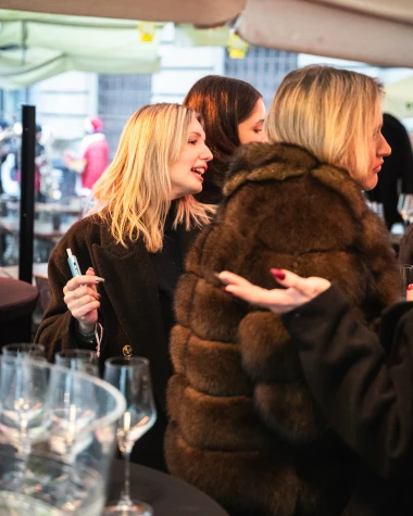 Ljepotice i ludilo u centru Zagreba, pogledajte kako je izgledao Badnjak na &scaron;pici