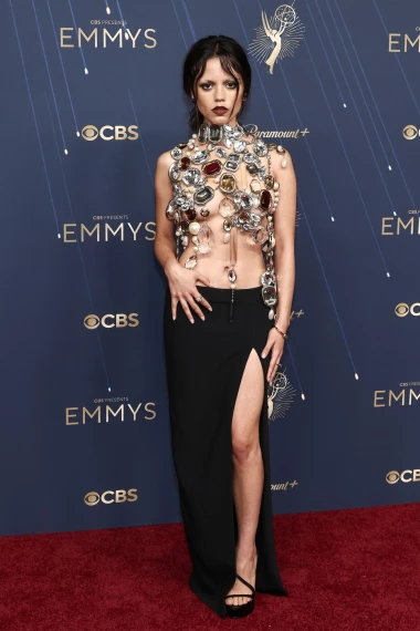 Nezaboravni outfiti: 20 ikoničnih trenutaka s crvenog tepiha 2025.