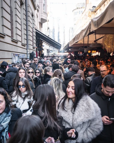 Centar Zagreba na Silvestrovo: Pogledajte poznate, glamur i veselje na &scaron;pici