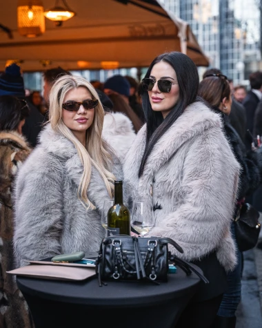 Centar Zagreba na Silvestrovo: Pogledajte poznate, glamur i veselje na &scaron;pici