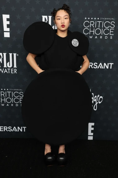 Critics Choice Awards 2026: Ariana Grande zablistala u ružičastom, Elle Fanning u zlatnom