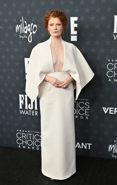 Critics Choice Awards 2026: Ariana Grande zablistala u ružičastom, Elle Fanning u zlatnom