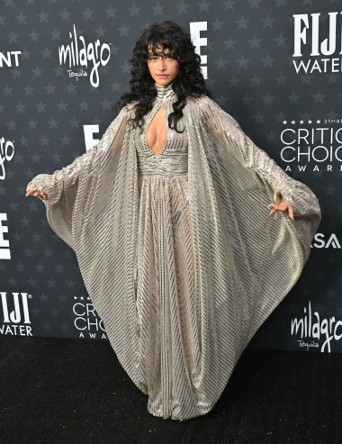 Critics Choice Awards 2026: Ariana Grande zablistala u ružičastom, Elle Fanning u zlatnom