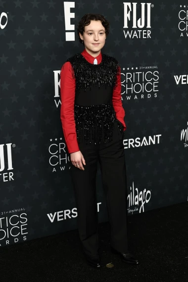 Critics Choice Awards 2026: Ariana Grande zablistala u ružičastom, Elle Fanning u zlatnom