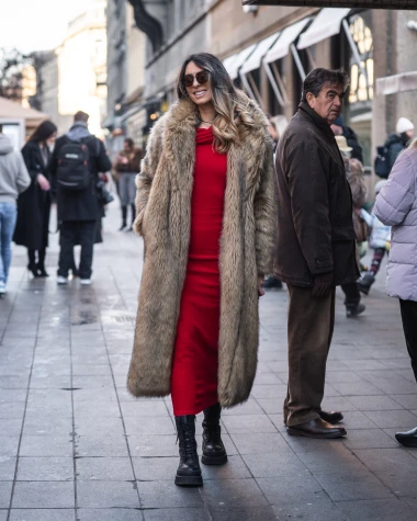 Crvena eksplozija na &scaron;pici: Evo kako Zagrepčanke nose crvene komade i modne detalje